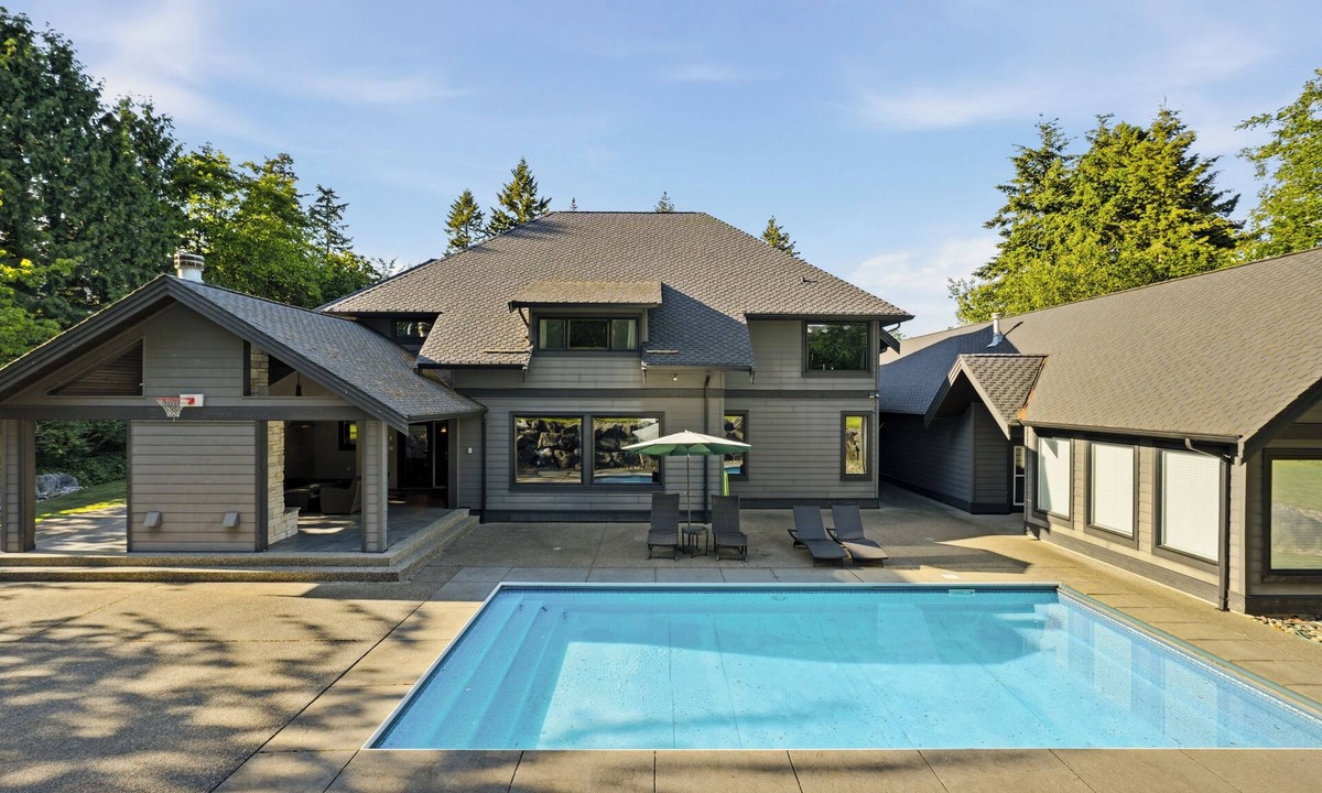 Surrey House | 1‑Acre Private Estate w/Pool & Basketball