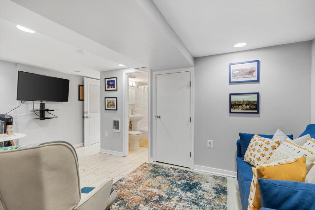 Petworth Apartment | 1-BR Pad in the Heart of Petworth - Walk to METRO