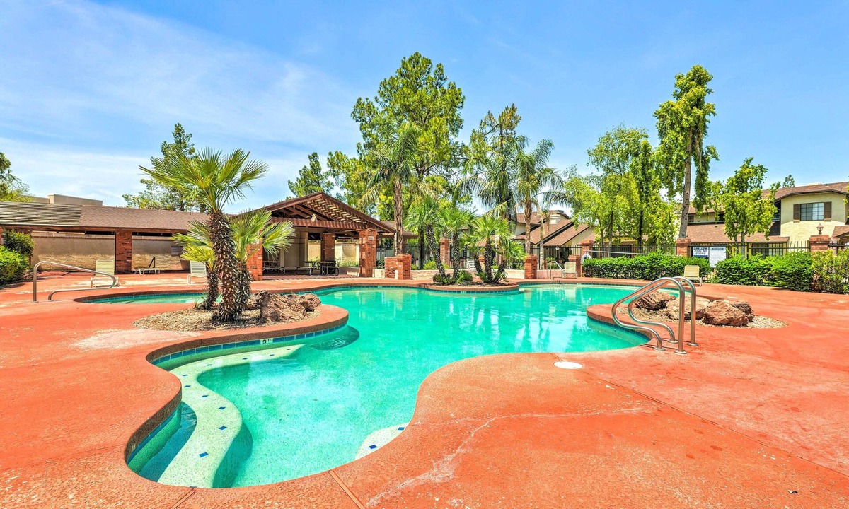 Breckenridge Townhomes House | < 1 Mi to Downtown Gilbert: Home w/Pool Access!