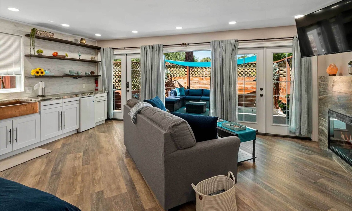 West Sedona Cottage | 1 Mi to Trails: Pet-friendly Home in West Sedona!