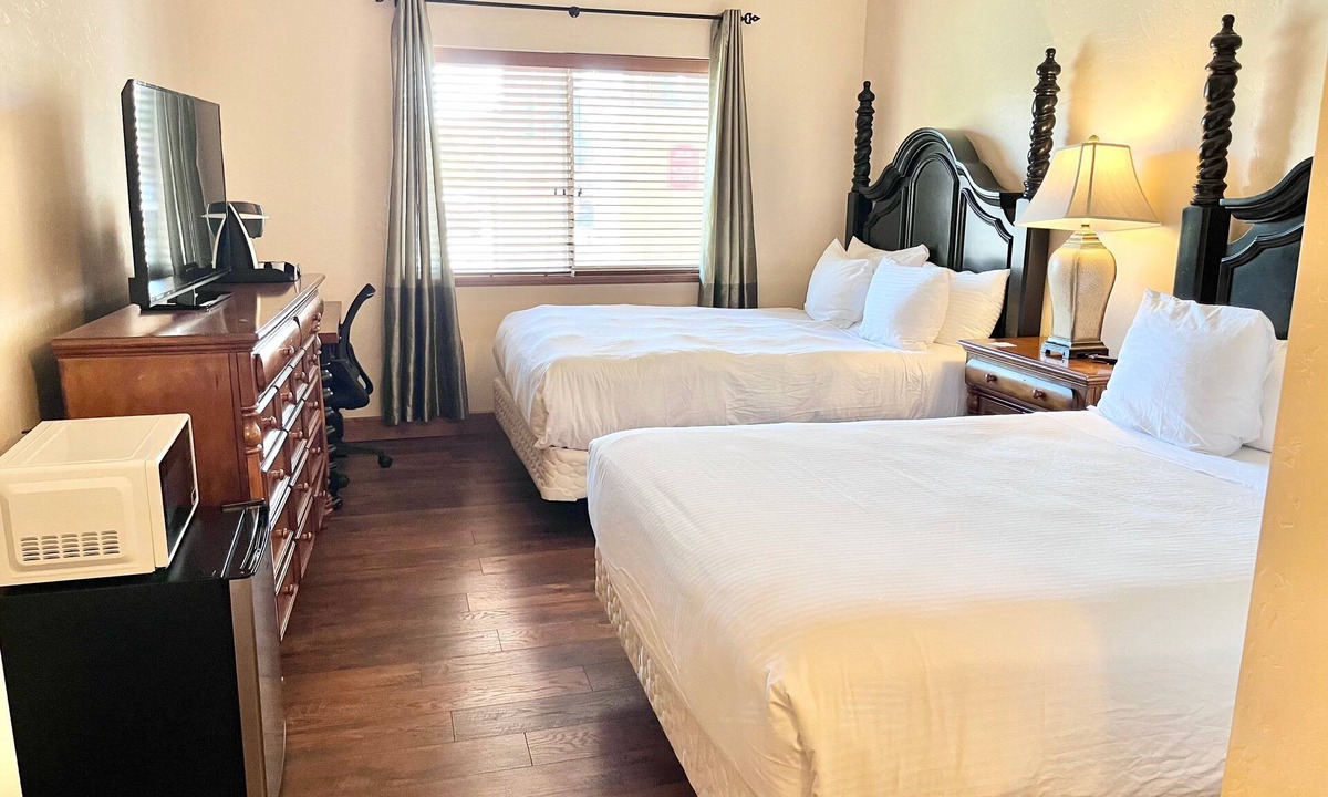 Midway Villa | 1055 | Premium Summer Retreat | 2Q Near Wasatch Park