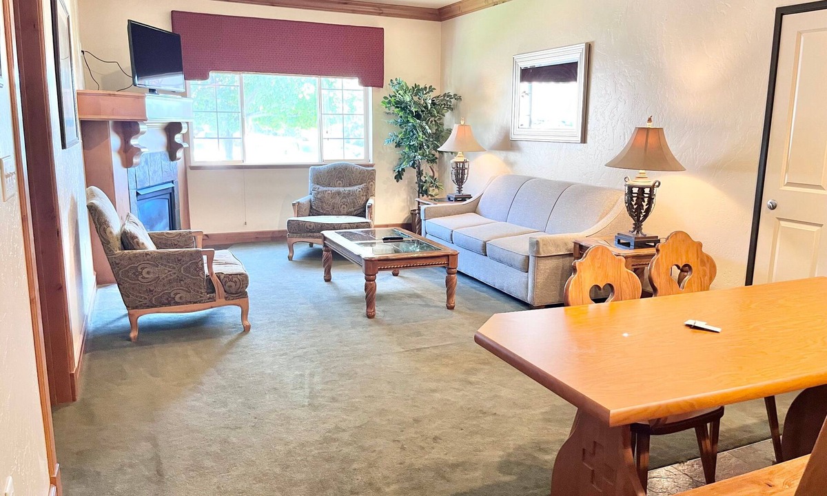 Zermatt Villa | 1089 Cozy Zermatt Swiss King Villa + Kitchen Near Park City & Deer Valley Ski Resorts