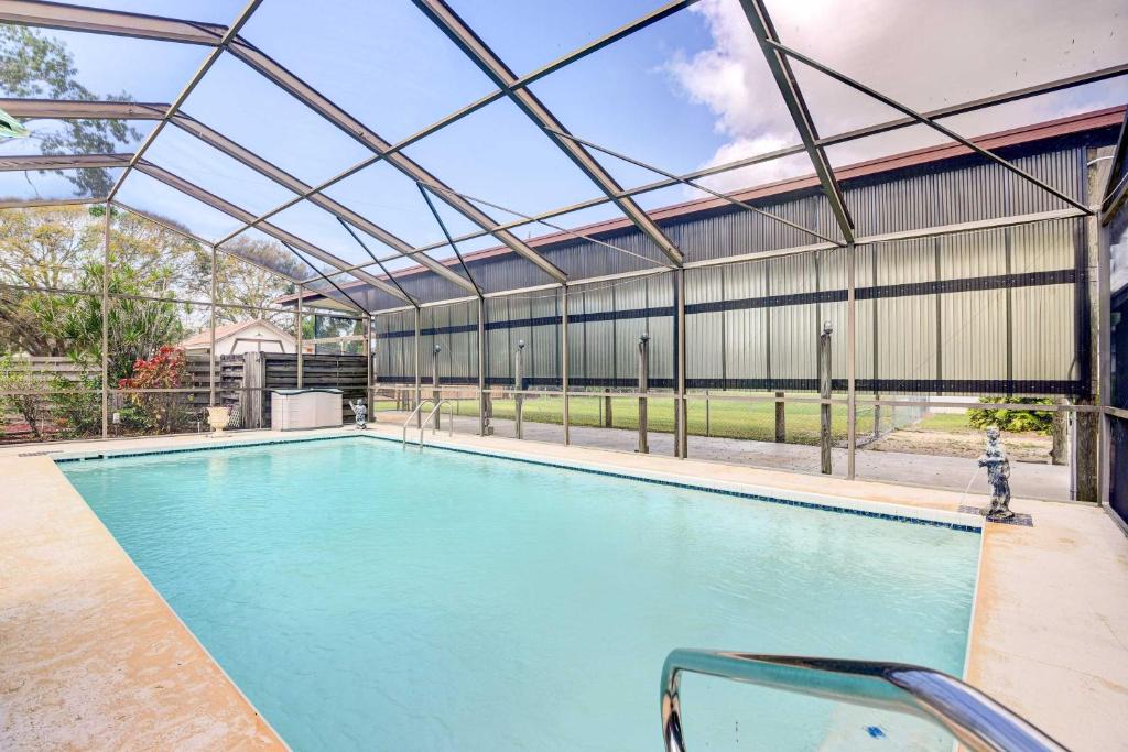 Trailer Estates House | 12 Mi to Beach: Cottage w/Pool in Bradenton