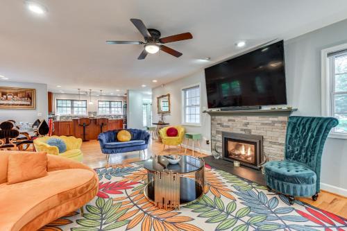 Colesville House | 14 Mi to DC: Retreat w/Patio & Sunroom!