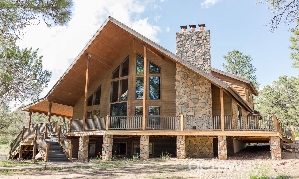 Heber House | 19 Guests - Game Room - Family Reunion