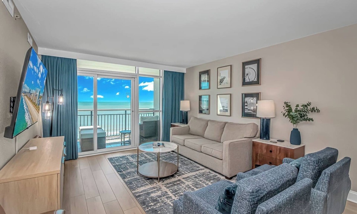 Downtown Myrtle Beach Apartment | 1BR Direct Ocean Front Suite Newly Renovated!