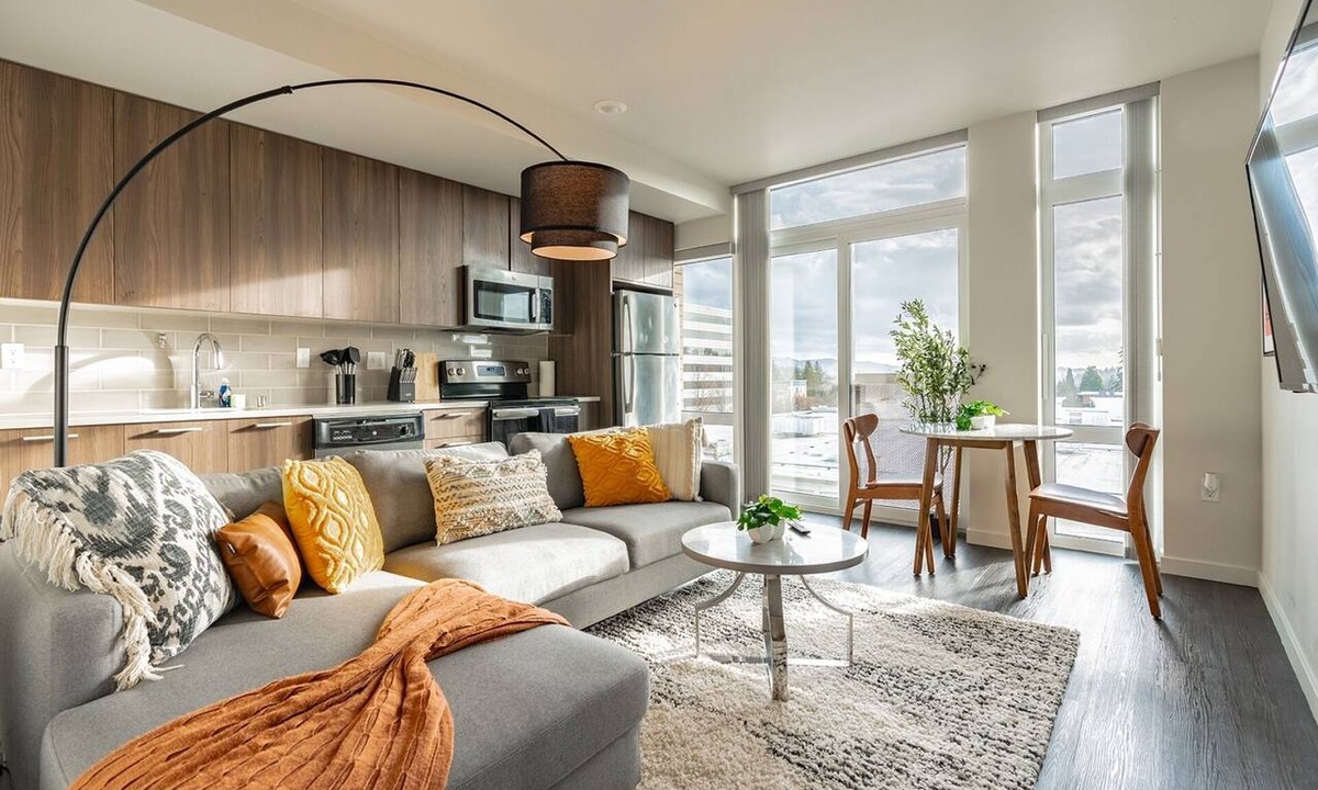 West Bellevue Bed & Breakfast | 1BR | Gym, Lounge | Bellevue | Sophari Downtown B