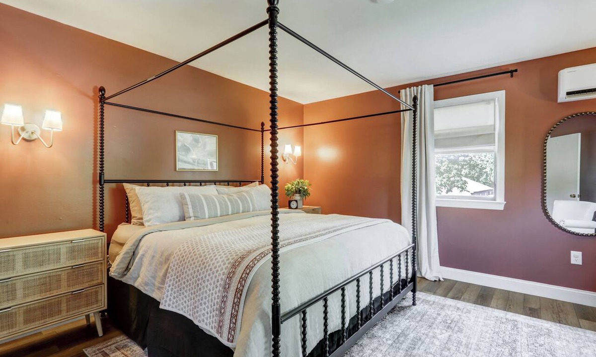 Gordonville Apartment | 2-bedroom apartment in gorgeous Ronks with cool AC