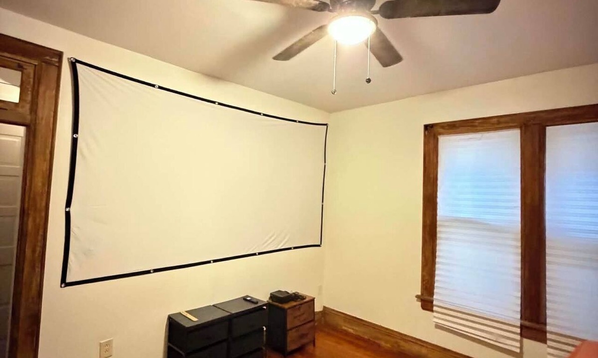 Franklin Park Apartment | 2-bedroom apartment in serene Columbus with AC for relaxing stays