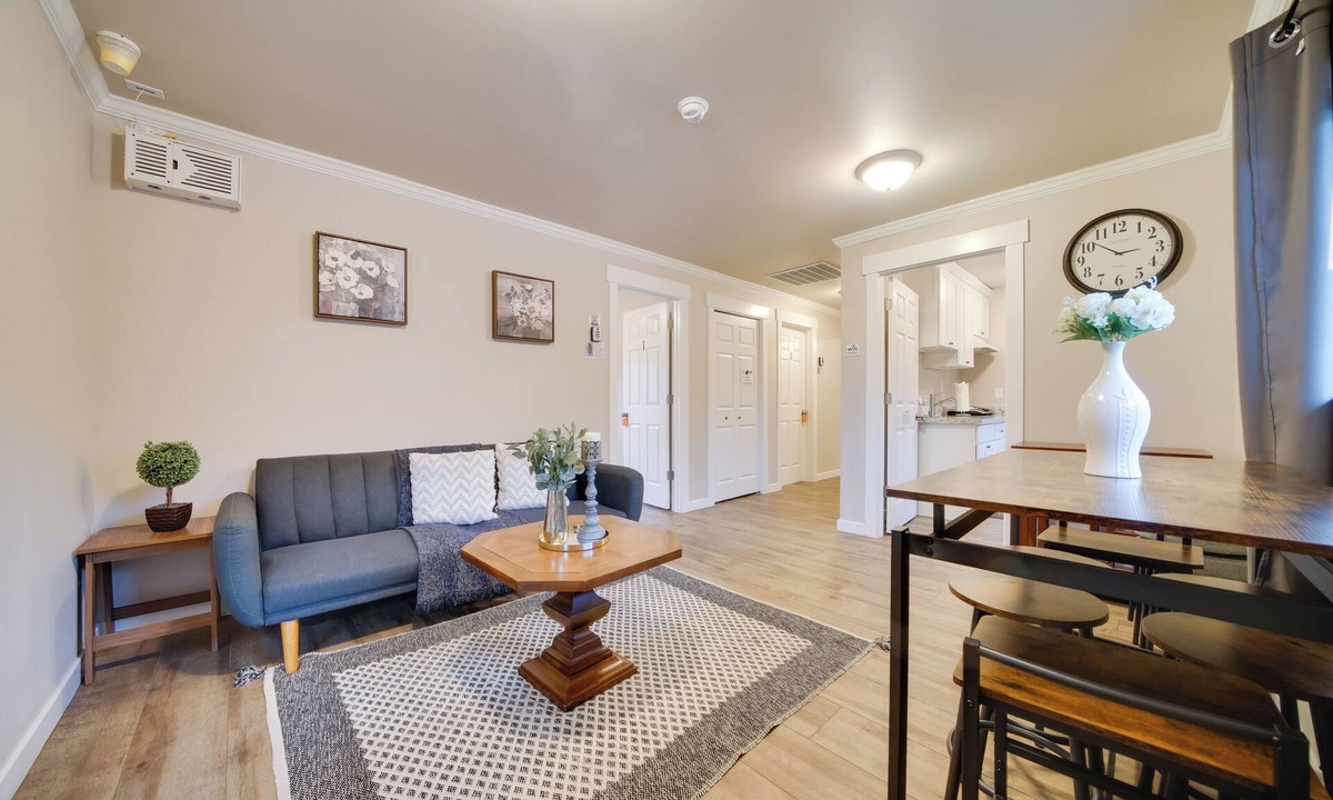 Atlantic Apartment | 2 Mi to Lumen Field! 2nd-Floor Apartment w/Deck