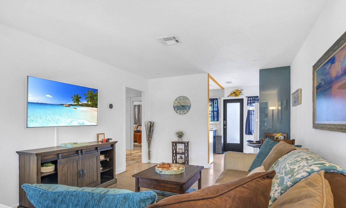 Downtown Condo | 2BR close to downtown w/Game room & PURPLE beds