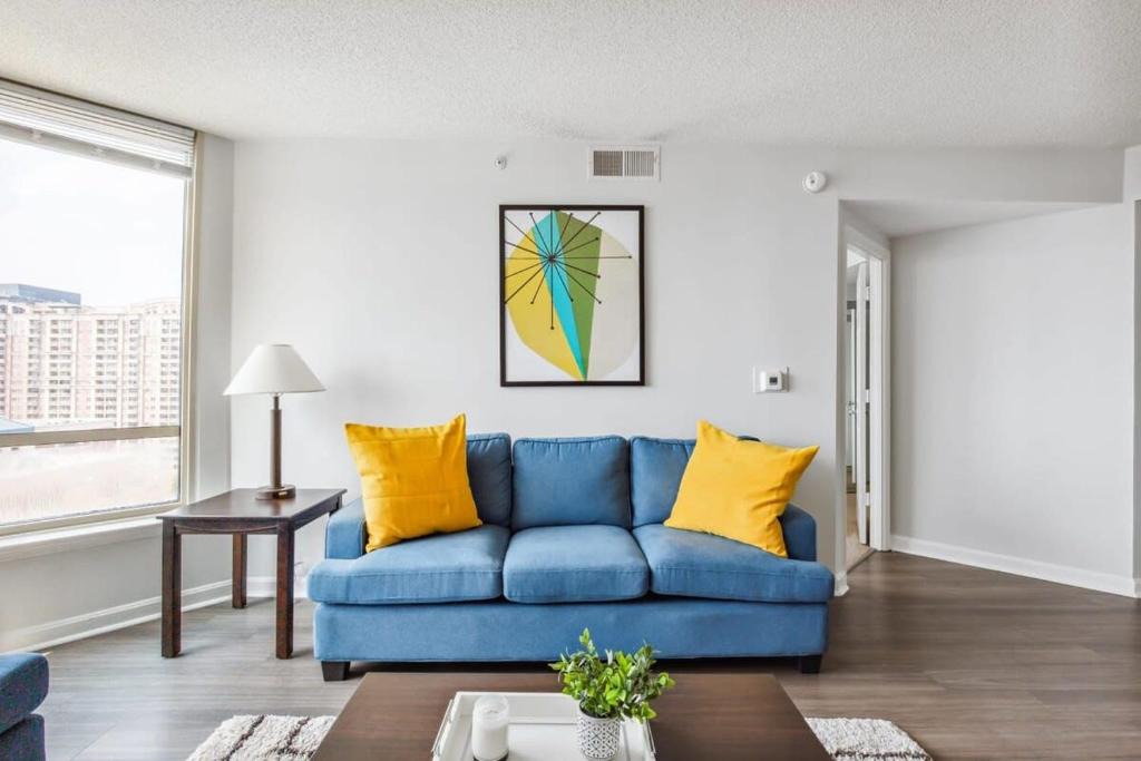 Ballston Apartment | 2BR Luxury City Suite With Gym & Pool