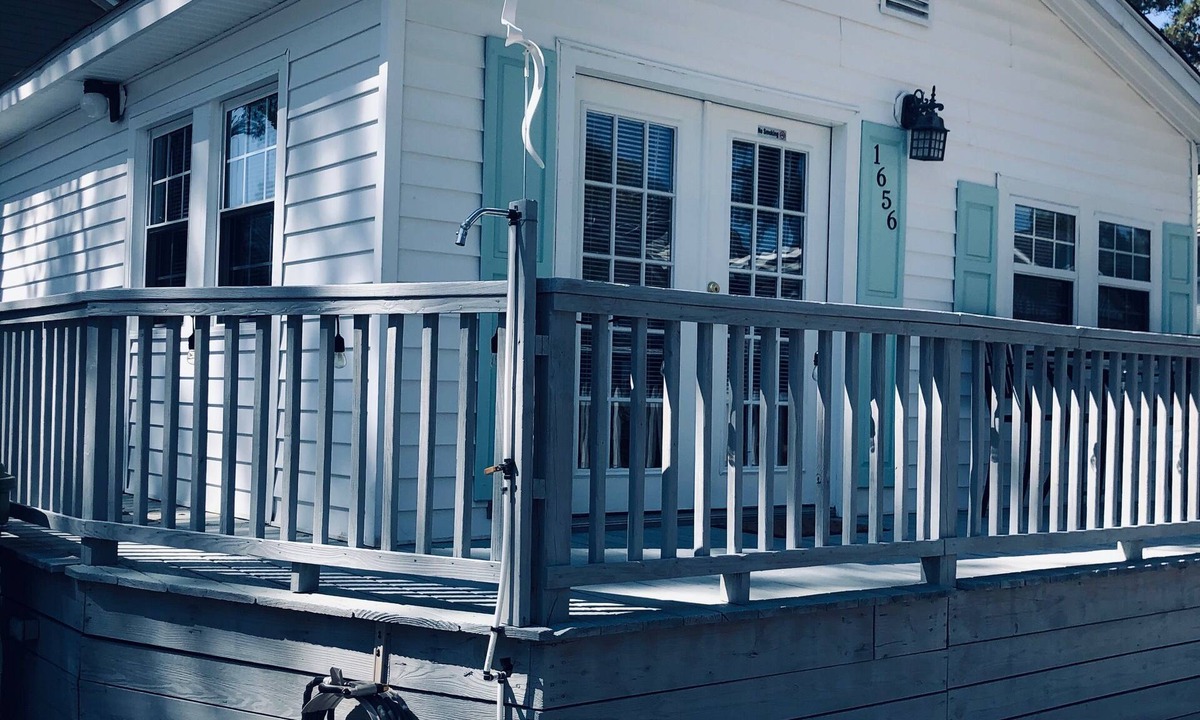 Surfside Beach Cottage | 3 Bedrm, 2 Bath, sleeps 7 -Ocean Lakes Campground-WIFI- Dog Friendly - Golf cart