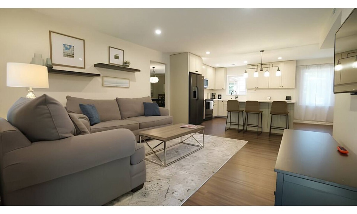 Cary House | 3-bedroom house in Cary, just minutes to downtown! with cool AC and comfort