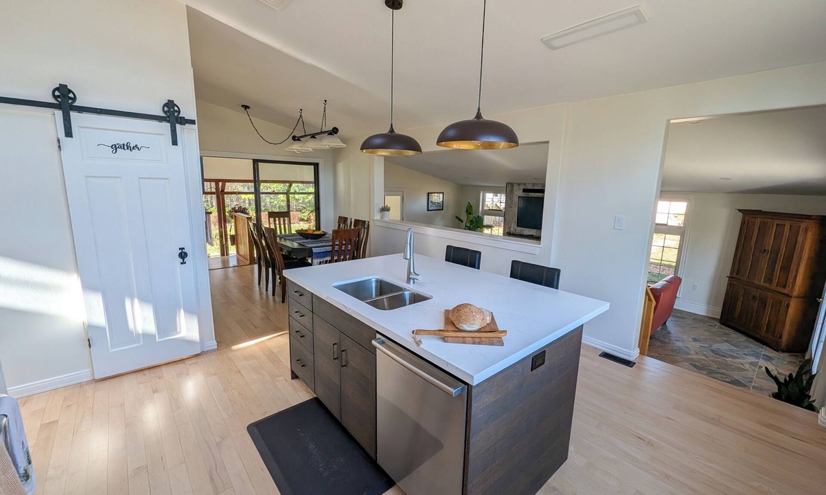 Clarksburg House | 3-bedroom house in wonderful Clarksburg, Town of Blue Mountains, with AC, WiFi