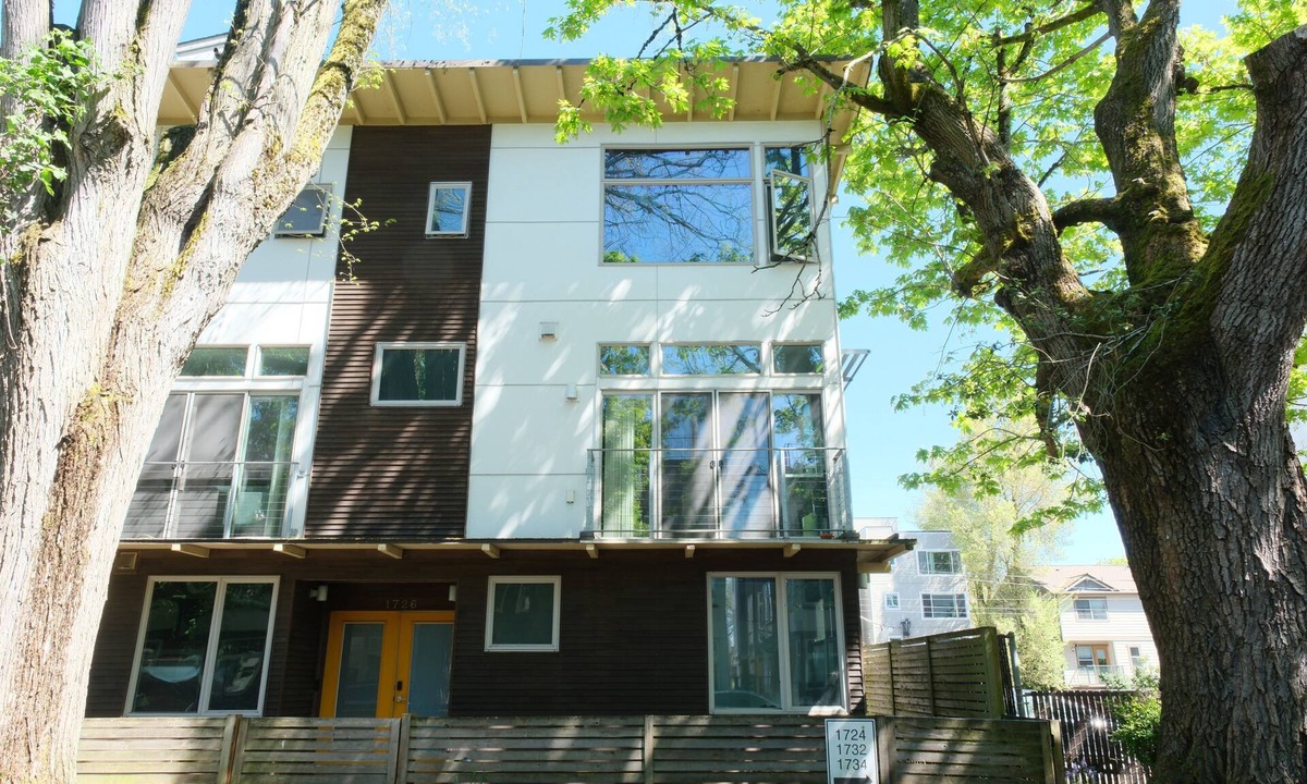 Stevens House | 3-bedroom townhome in charming Seattle with AC for relaxing stays