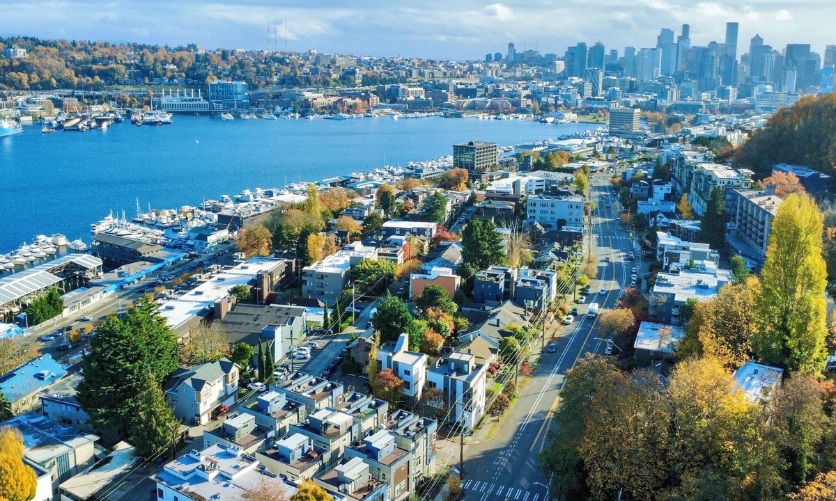 East Queen Anne House | 3 Beds Modern Queen Anne Townhome with Rooftop Lake Union & Seattle City View