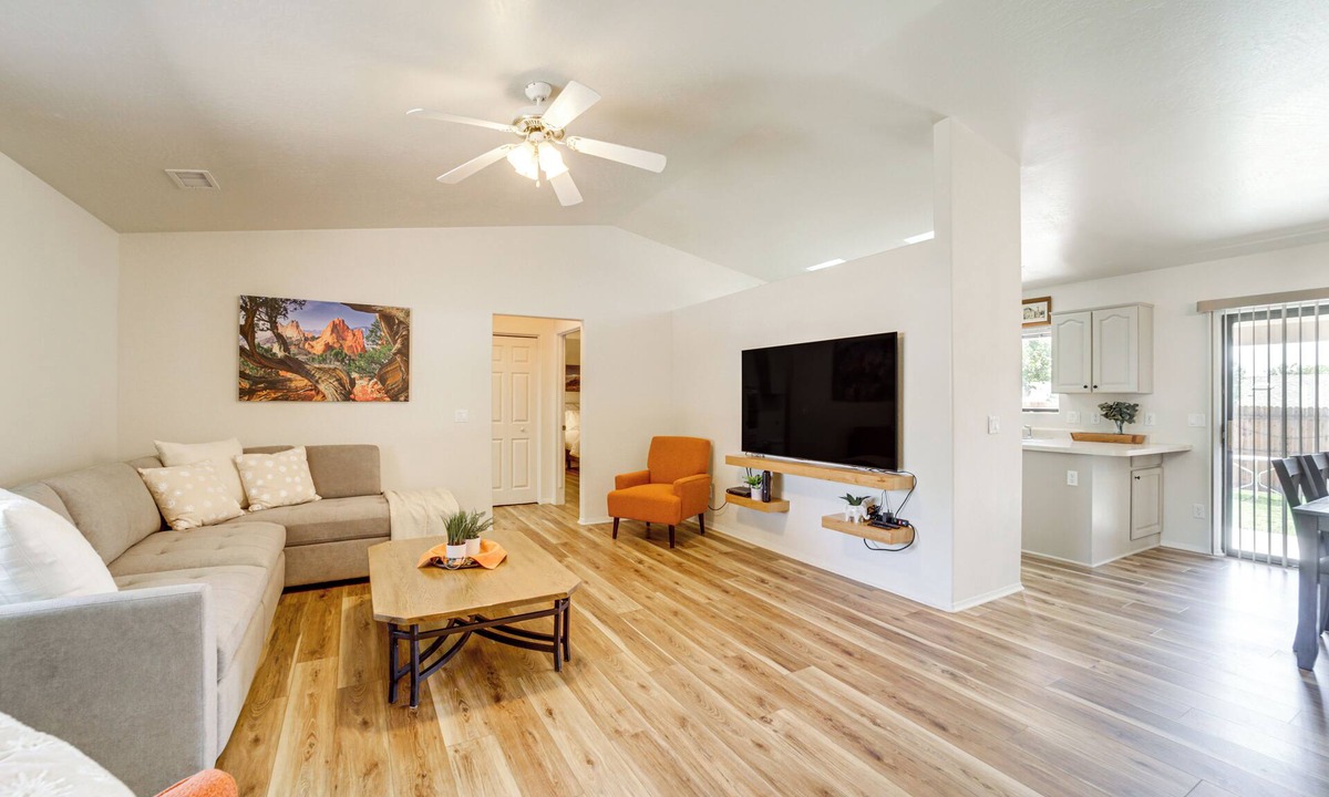 Cottonwood-Verde Village House | 3 Mi to Old Town Cottonwood: Sunny Home w/BBQ