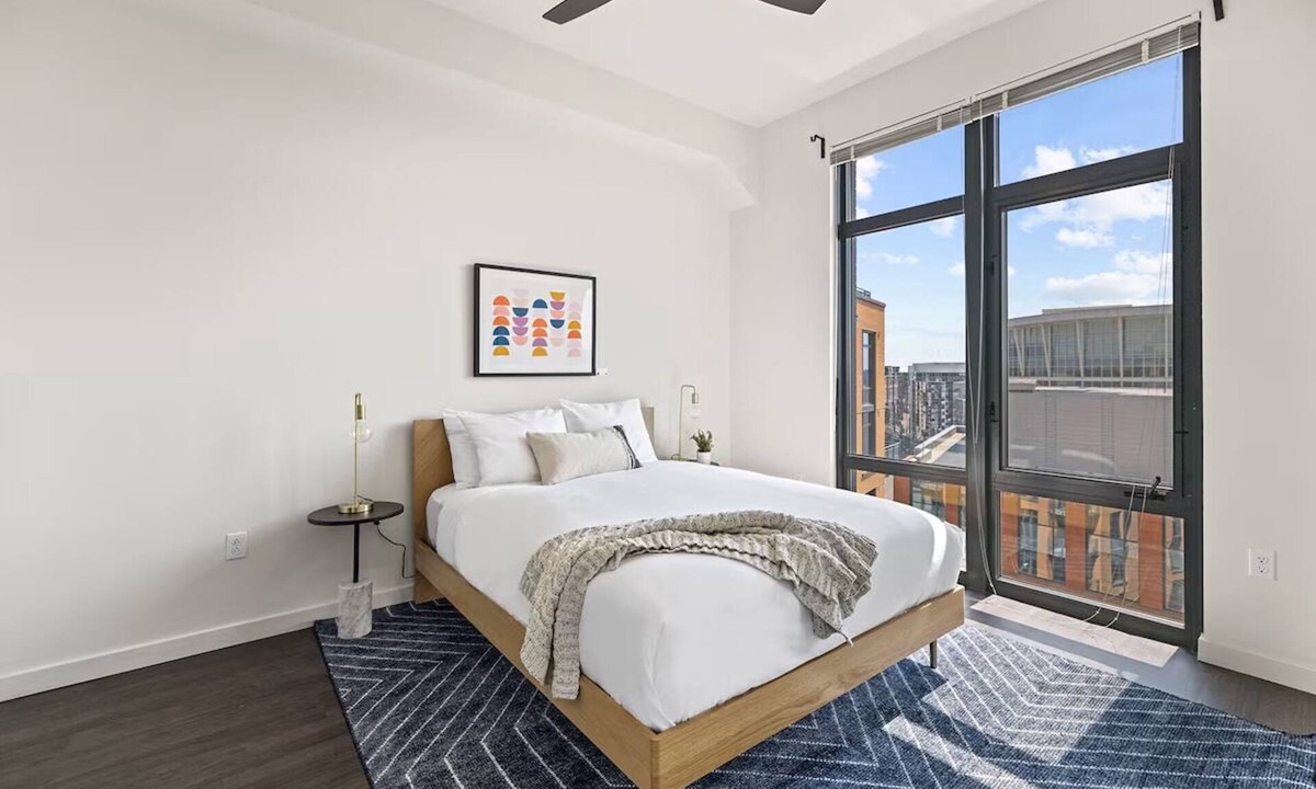 Bluemont Hotel | 3 Units | Arlington Getaway w/Rooftop | Pool & Gym | Walk to True Food Kitchen