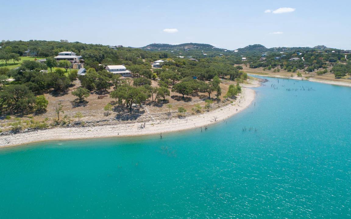 Canyon Lake House | 348 m² House ∙ 4 bedrooms ∙ 16 guests