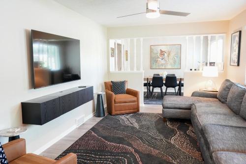 Groveport House | 3BR Retreat near BrewDog, games, and lots of space