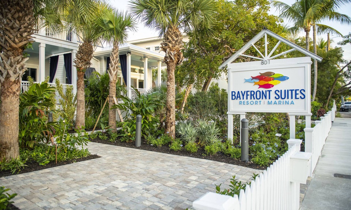 Meadows Condo | 4-Bed 4.5 Bath Condo @ Bayfront Suites - CLEANING FEE INCLUDED Non-Waterfront