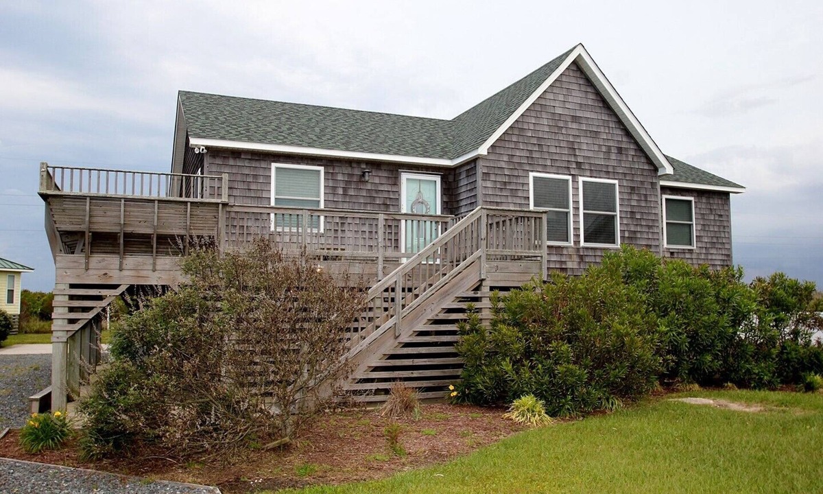 South Nags Head Cottage | 4 BR Beach Cottage MP 17 South Nags Head