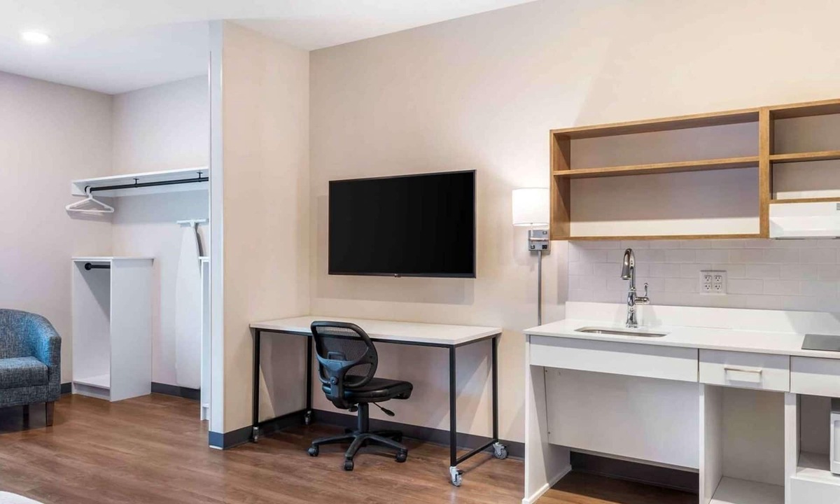 Trailer Estates Hotel | 4 Extended Stay Units | Bradenton Location | Near Downtown
