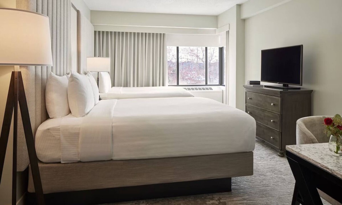 Capitol Hill Hotel | 4 Family Friendly Suites Near Cultural Attractions & Local Dining! Pet Friendly!