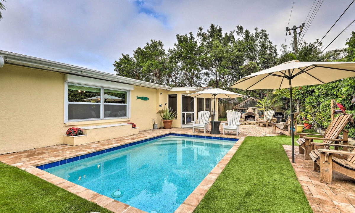South Bradenton House | 4 Mi to Dtwn: Home w/Pool & BBQ in Bradenton