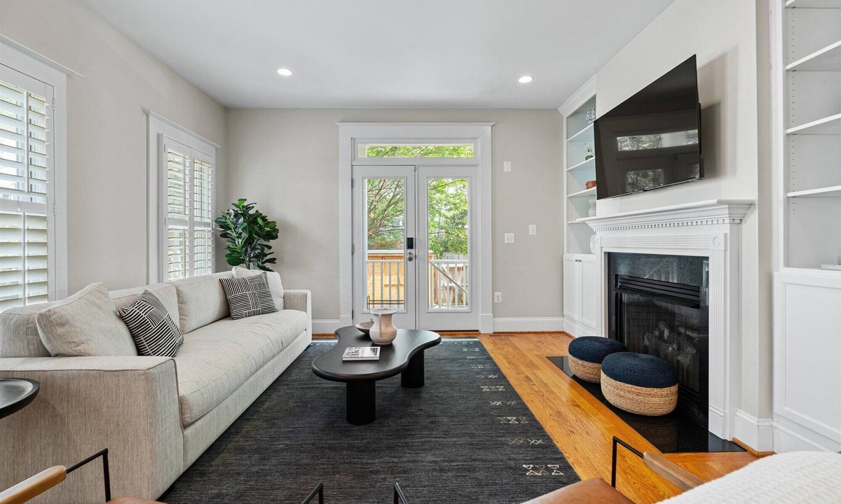 Old Town Alexandria House | 402 House in Heart Historic Old Town, Walk to King St, Water, Shops, Metro & DMV