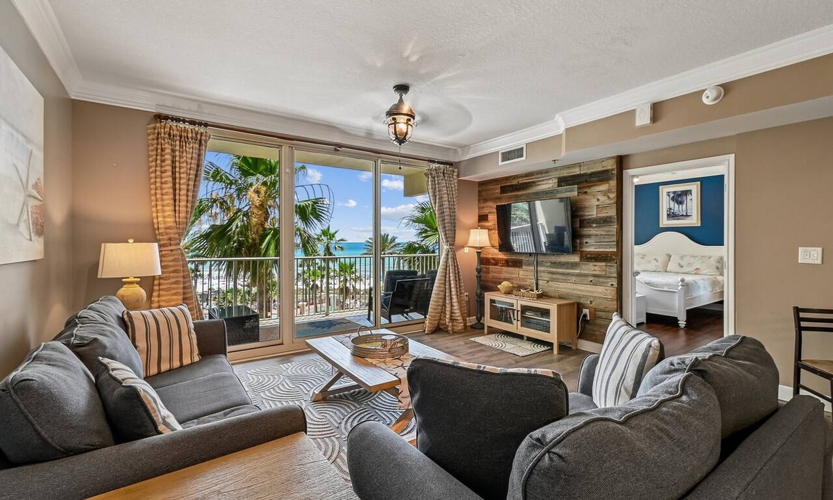 Panama City Beach Condo | 4th Flr 1 Bdrm+Bunks/2Bath. Upgraded! Sleeps 6
