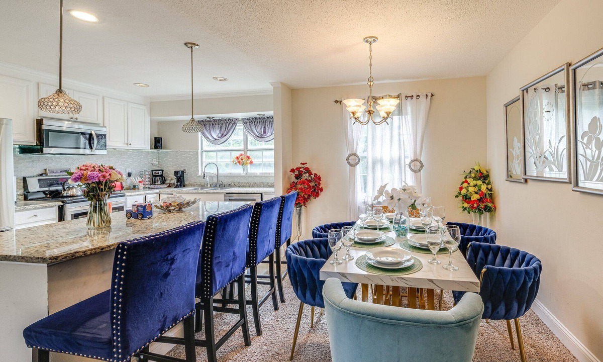 Oxon Hill-Glassmanor Bed & Breakfast | 5-bedroom house in charming Fort Washington with fitness room, AC