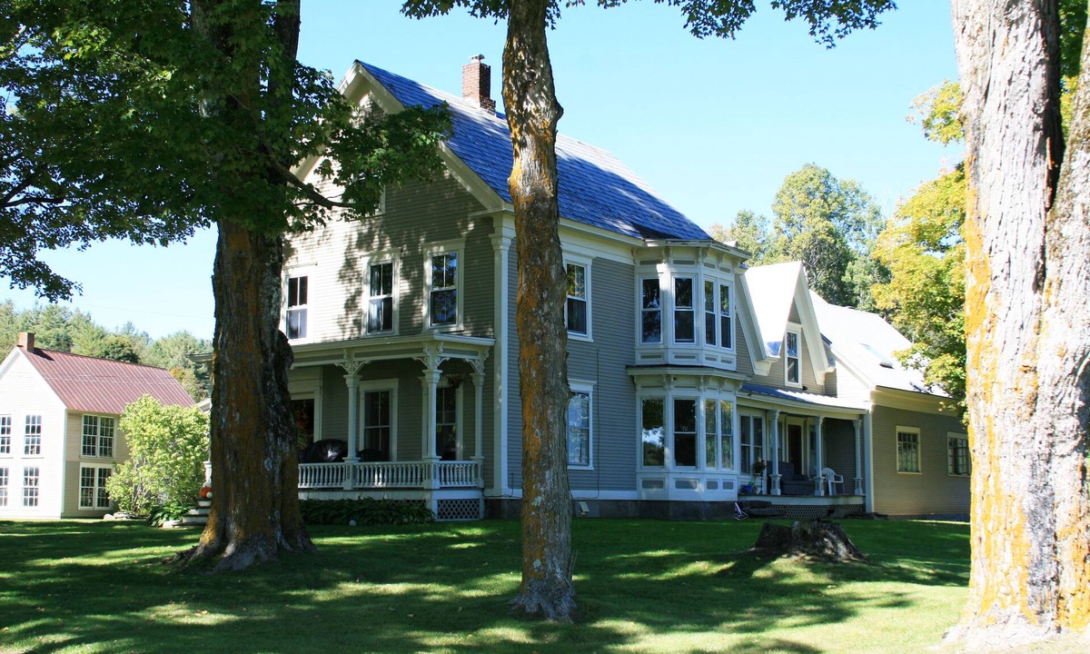 Ludlow House | 5 miles to Okemo/Ludlow, 25 Acre Playground, Great Ski or Summer Rental