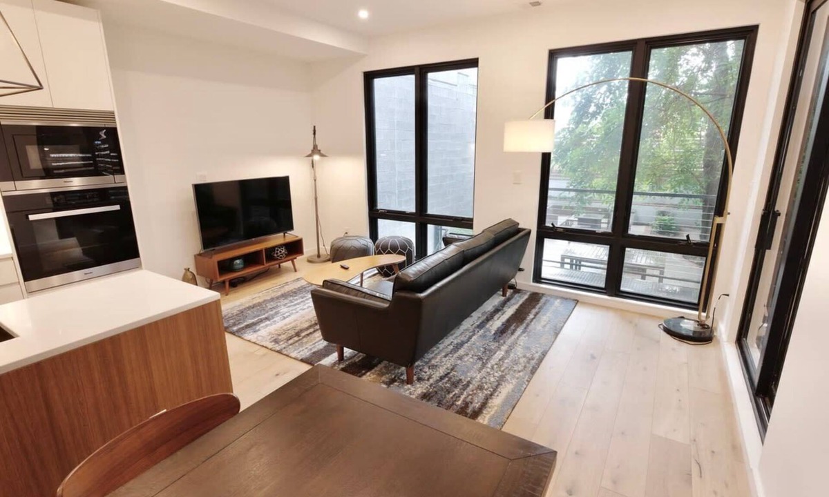 Shaw House | 5BR Downtown | Easy 4 DC sights, 1 Block to Metro