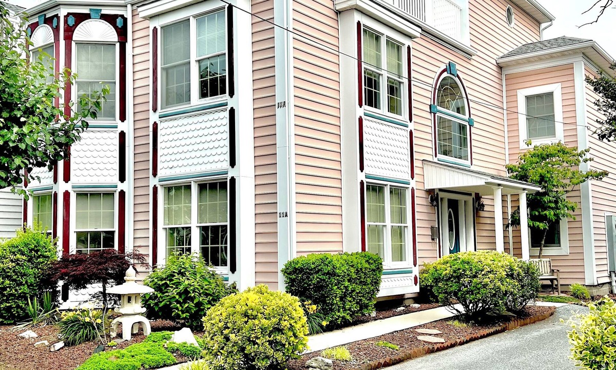 Rehoboth Beach Villa | 6 Bedrooms/5 Baths/Rooftop Deck/Steps to the Beach