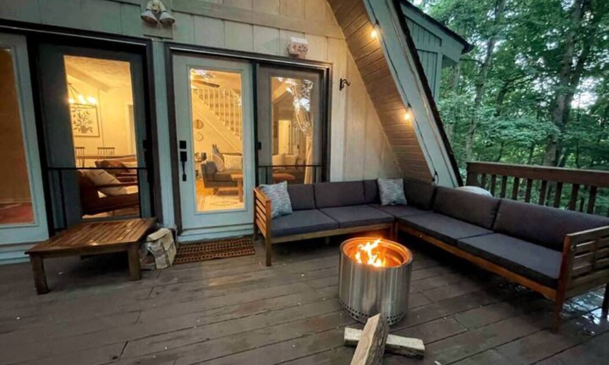 Linden Cabin | A-Frame near Shenandoah National Park - Pet friendly, EV Charger, Hot Tub