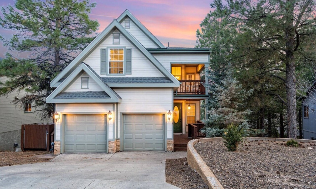 Ponderosa Trails House | Air Conditioned 3200 sq/ft home, New decks & hot tub in the pines.