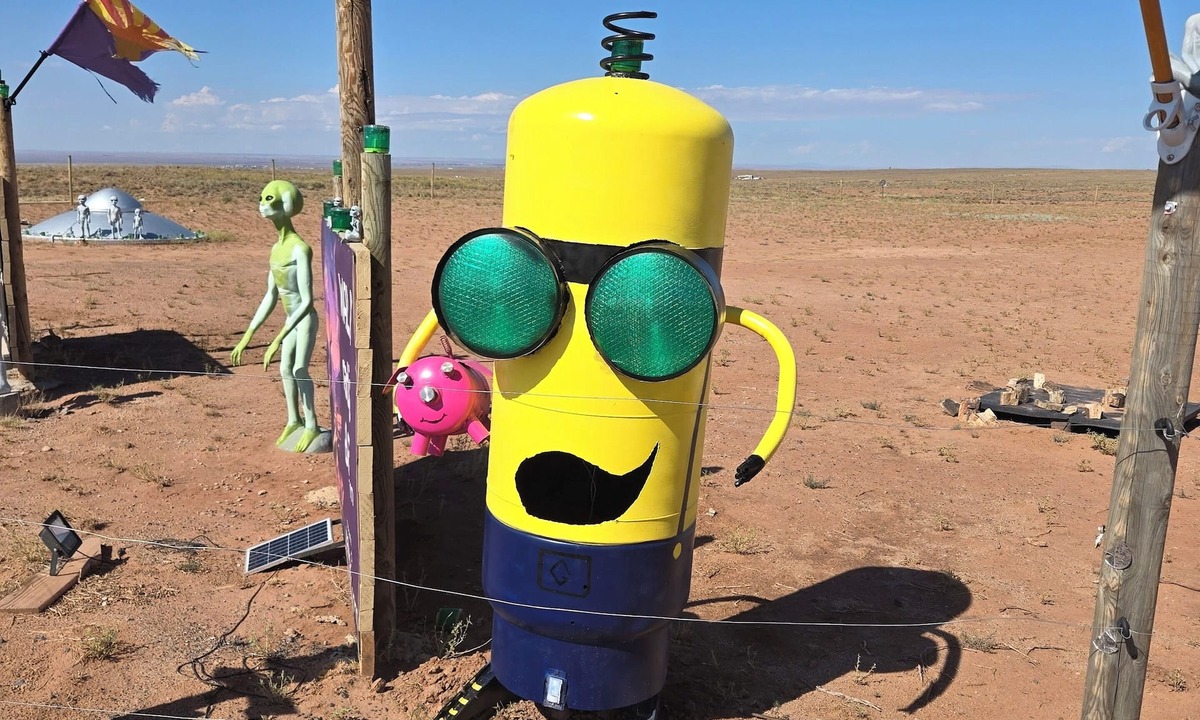 Holbrook RV Rental | Alien Acres UFO campground, car, truck, RV, tent off-grid camping
