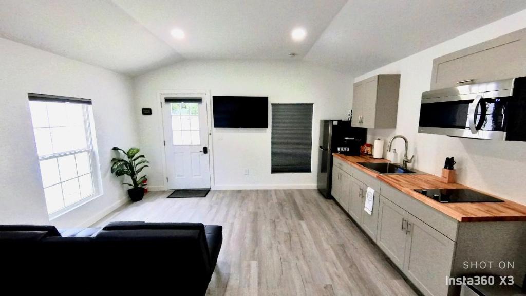 Brandon Apartment | All modern Studio with private entry & parking.