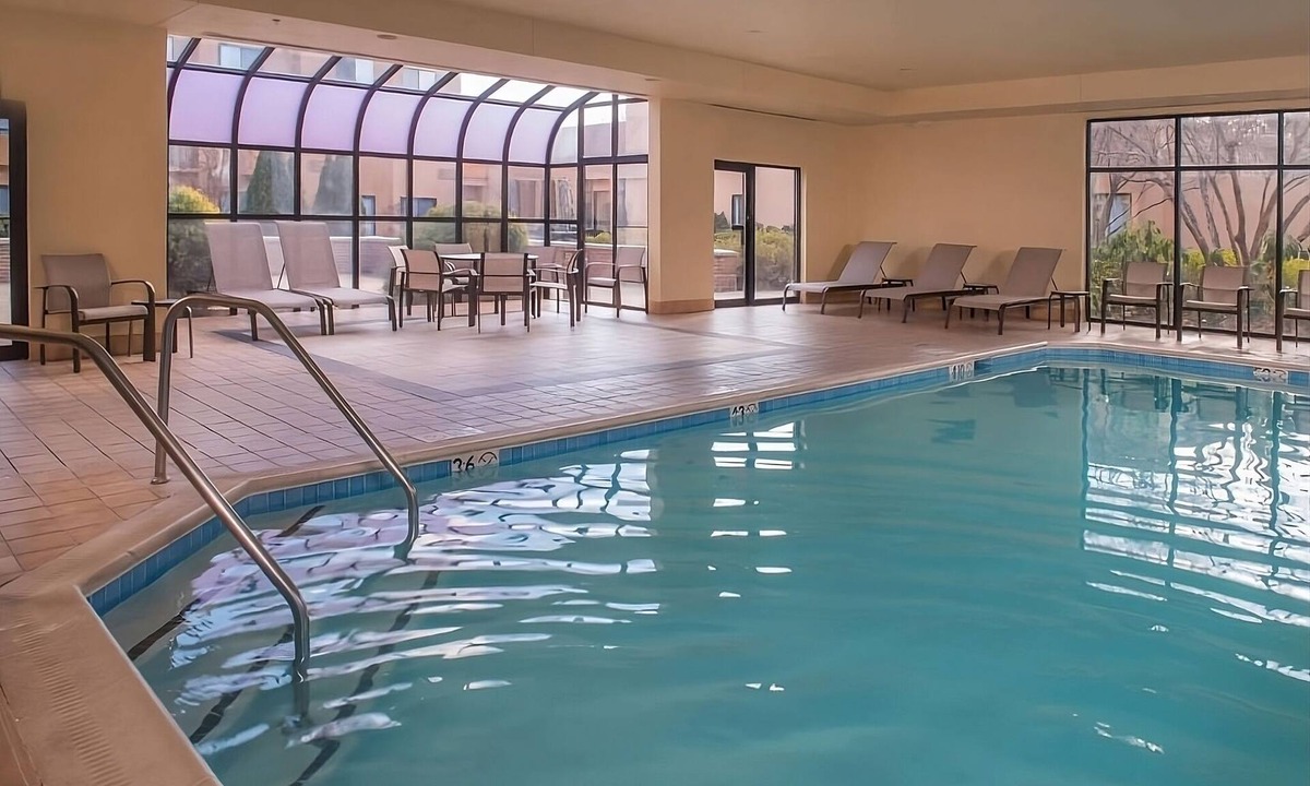 Columbia Hotel | Always a Great Idea To Unwind! Near Lake Kittamaqundi, w/Pool, Pet-Friendly!