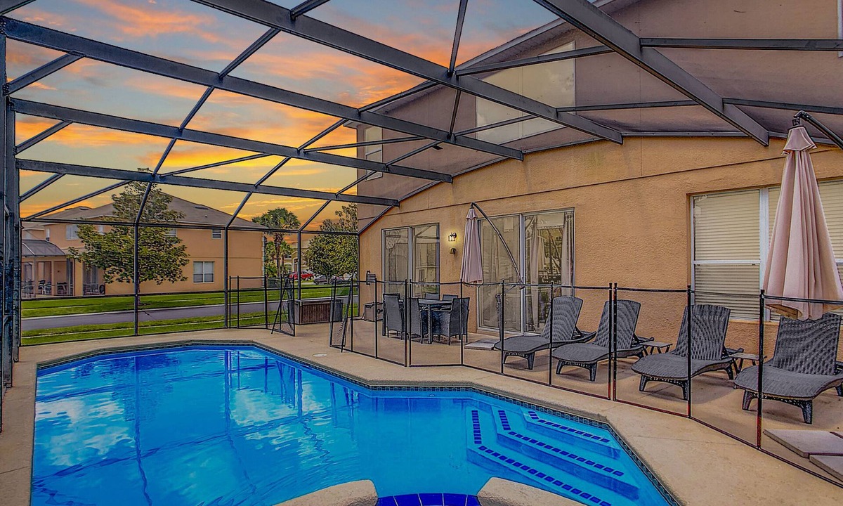 West Kissimmee House | ALWAYS FREE POOL HEAT - 3 miles to Disney, Emerald Island Resort - GAME ROOM