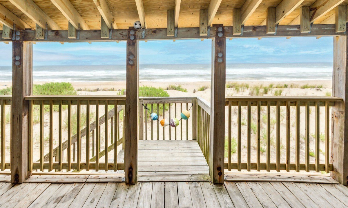Kitty Hawk Cottage | Alwright Alwright: Oceanfront Escape w/Huge Deck