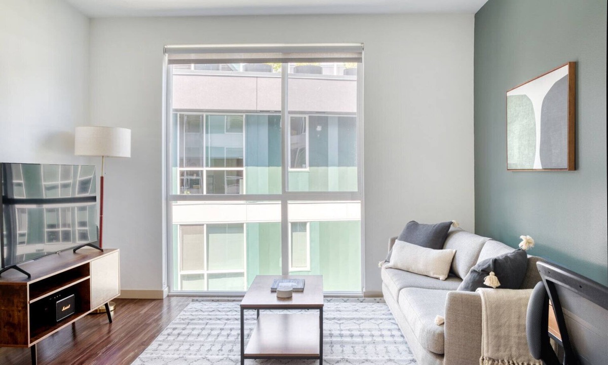 Old Ballard Apartment | Amazing Ballard 1BR w/W/D, BBQ & Gym, near Waterfront, by Blueground