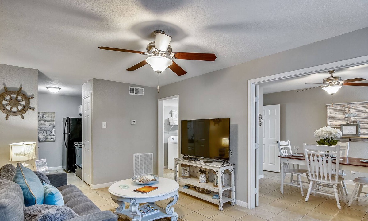 Galveston Condo | Anchor by Pleasure Pier #9: Updated Condo Community, Heart of the City