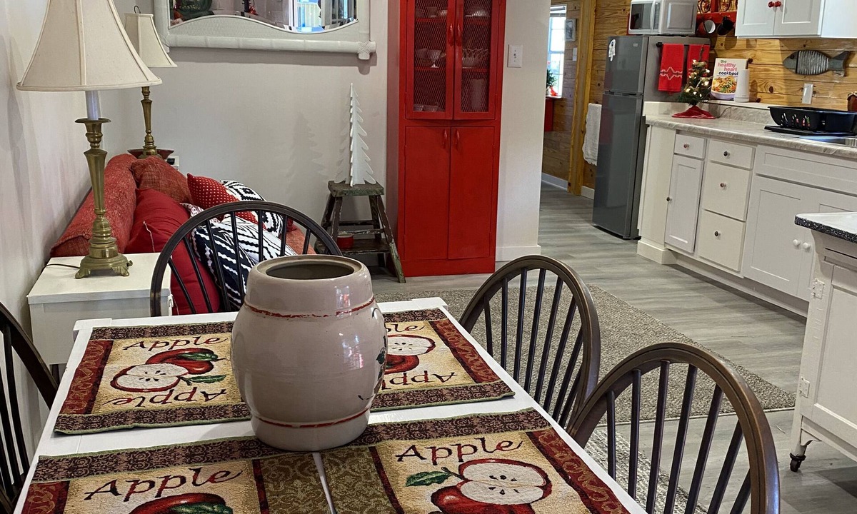 Columbia Cottage | Apple of My Eye! Cozy Cottage in Columbia