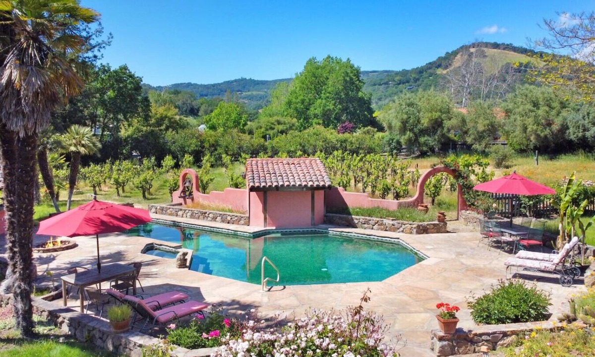 Sonoma Cottage | Arches - Olive Grove Cottage