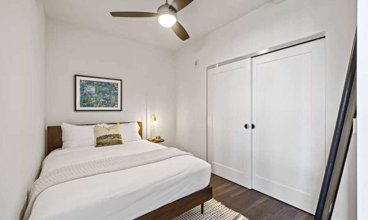 Bluemont Hotel | Arlington Ballston Stay | Rooftop Clubhouse | Steps to Metro & DC Landmarks