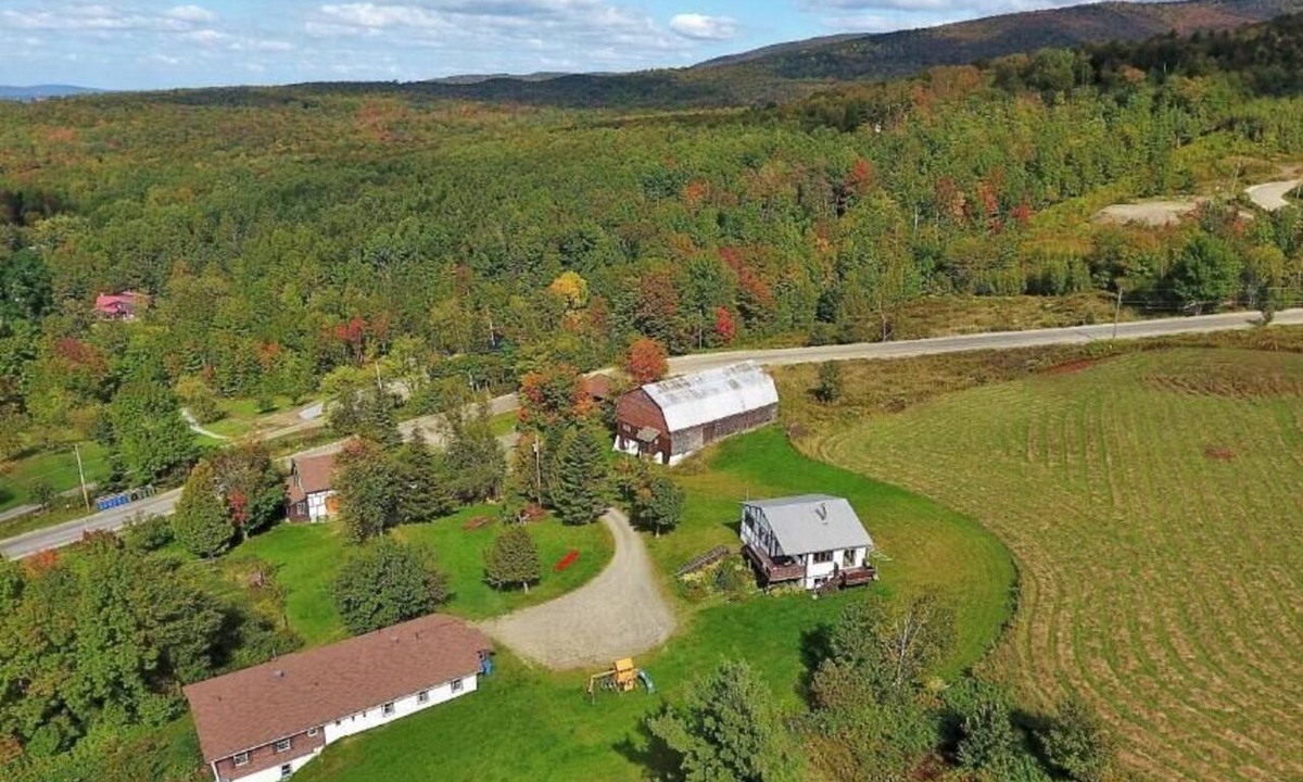 Sutton House | Auberge Schweizer