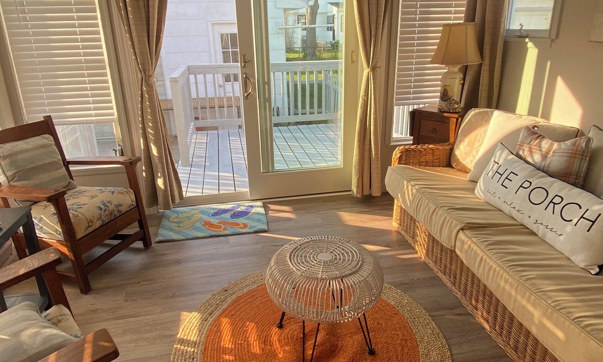 Cape May Cottage | "Bain de Soleil in Cape May" 2 bedroom 2 bath cottage